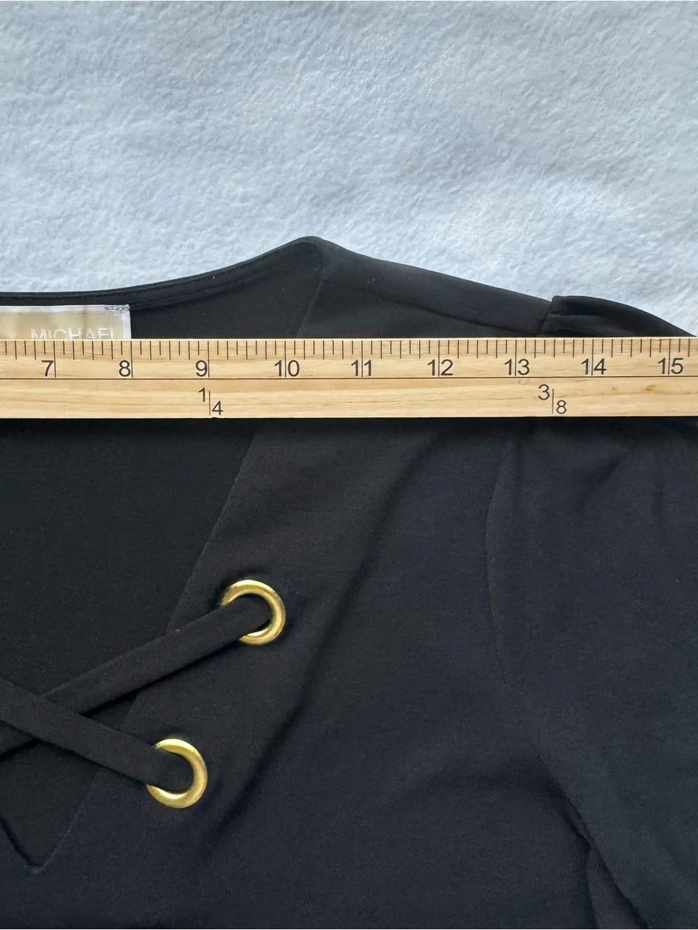 Michael Kors Women's Black Top Cross Front Gold Grommet Short Sleeve Casual Sz M